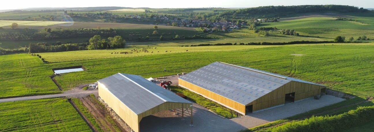 Bâtiment allaitantes et stockage en bois Roiné