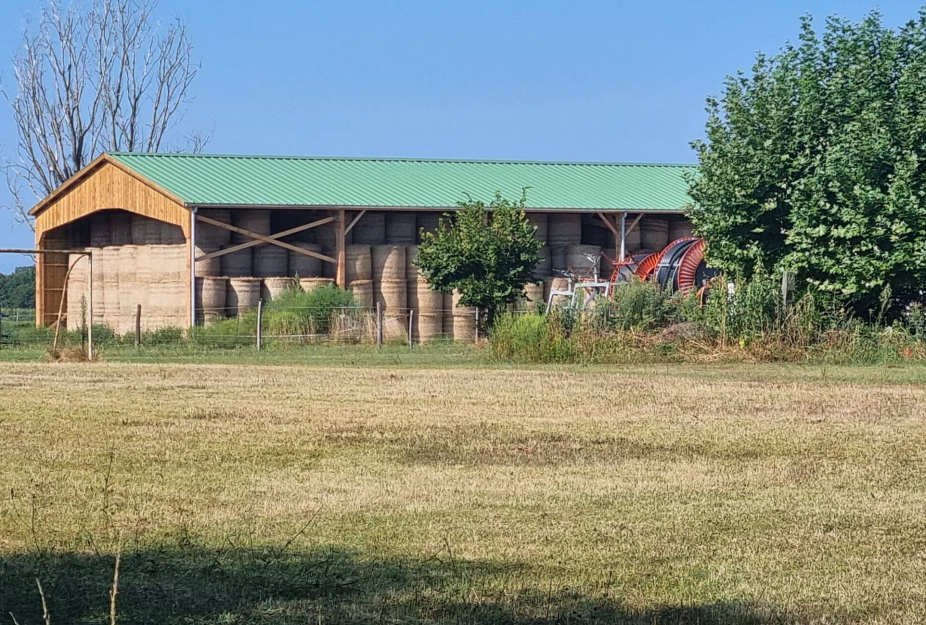 Hangar fourrages en bois
