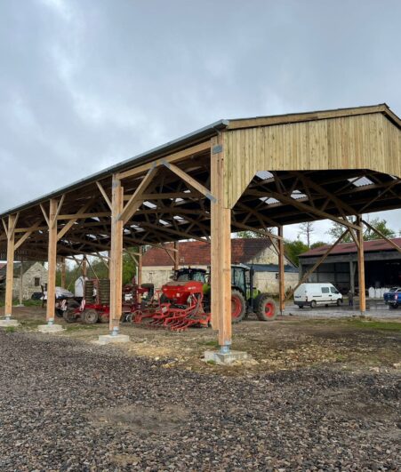 Hangar matériel en bois