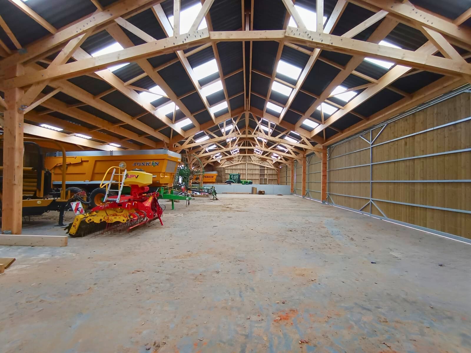 Hangar matériel en bois