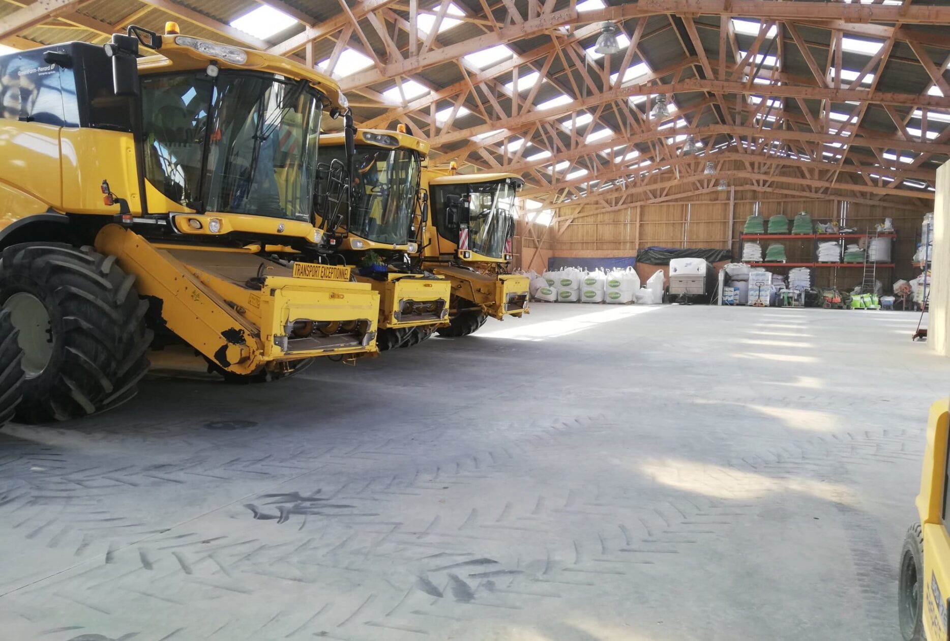 Hangar matériel en bois