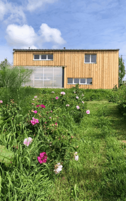 Bâtiment herboriste en bois