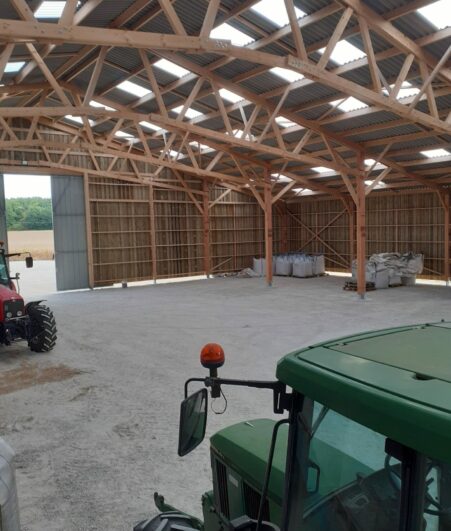 Hangar agricole matériel bois