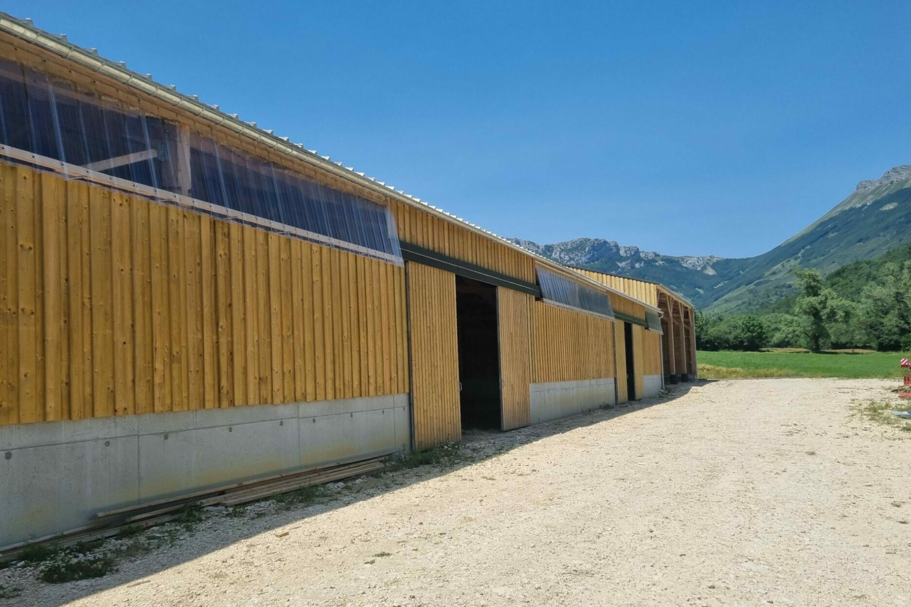 Bergerie en charpente bois Roiné