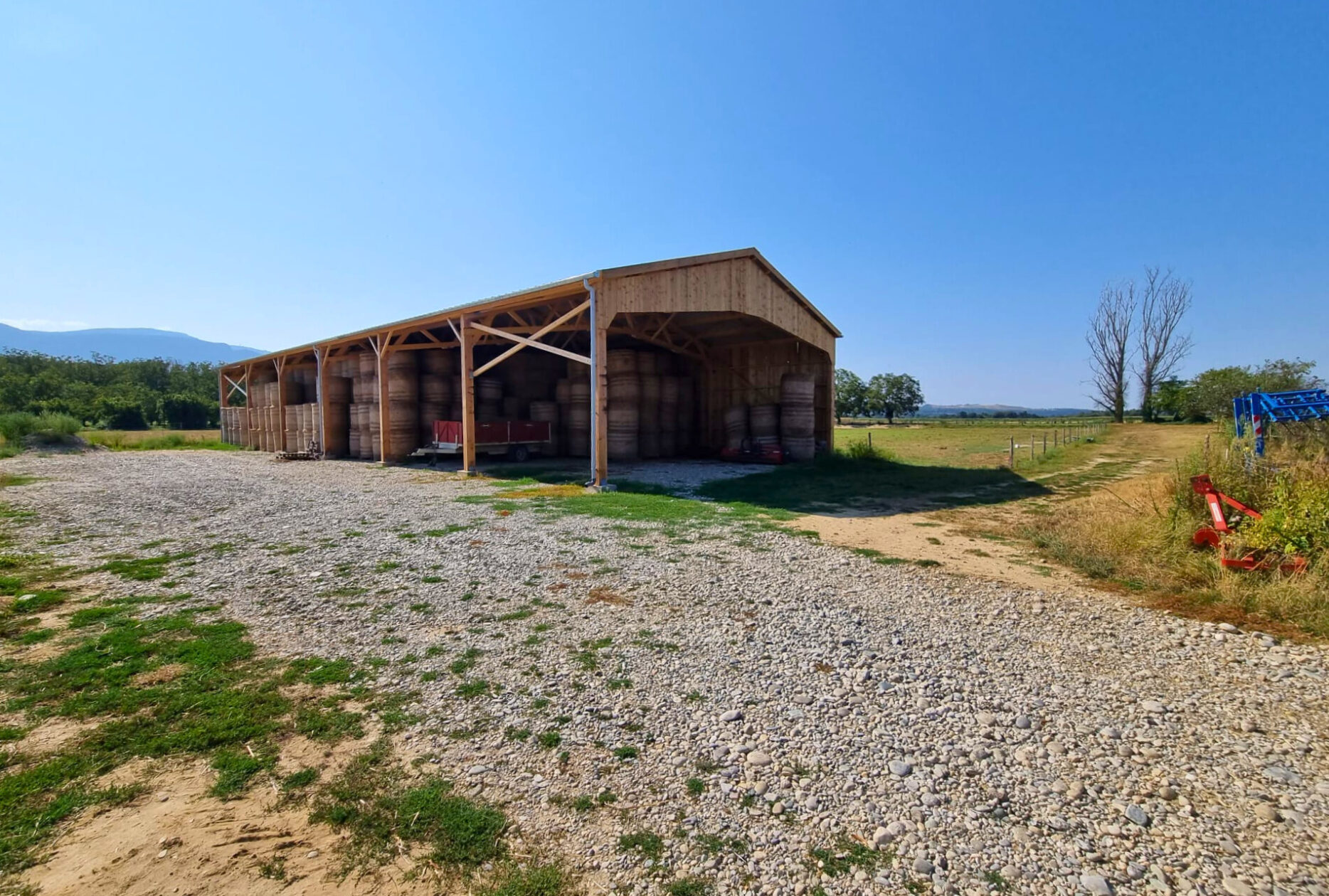 Hangar fourrages en bois