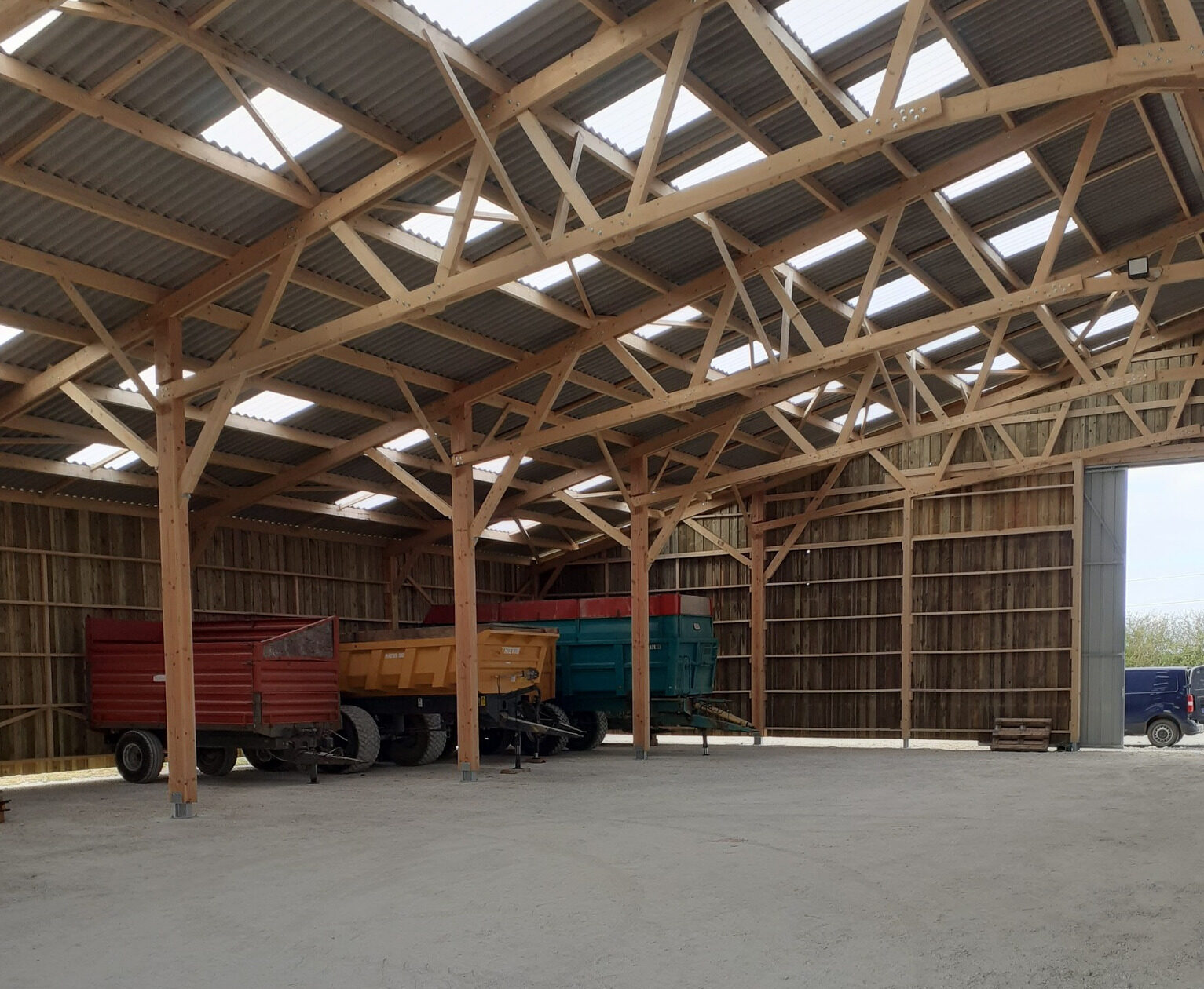 Hangar agricole en bois Roiné
