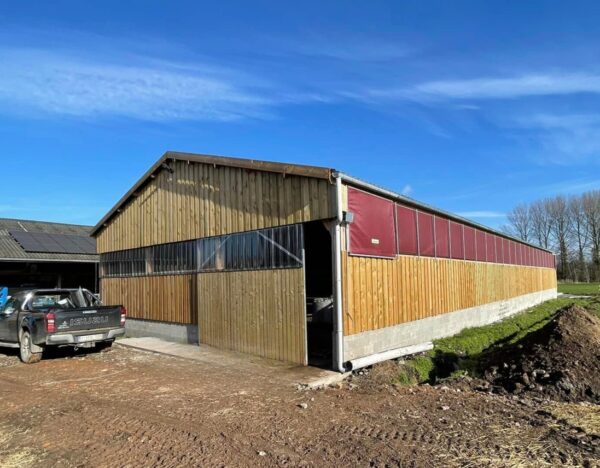 Bâtiment veaux laitiers en bois Roiné
