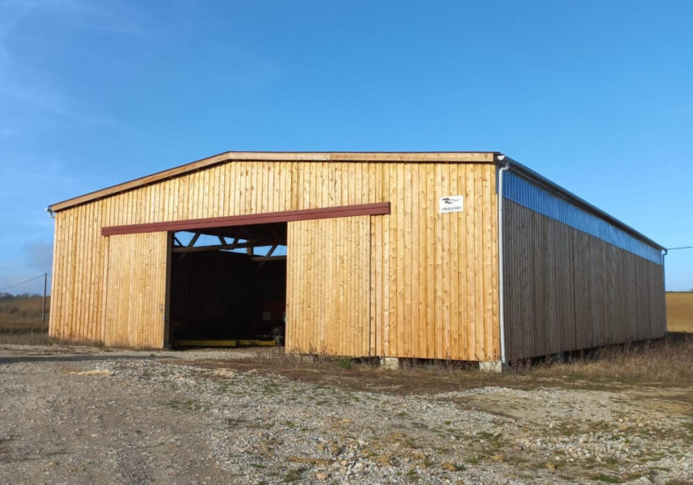 Hangar agricole en bois photovoltaïque